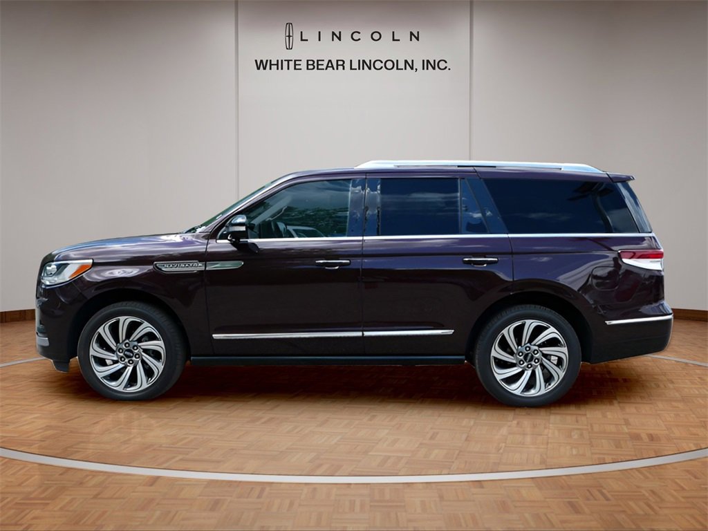 Used 2023 Lincoln Navigator Reserve image 8