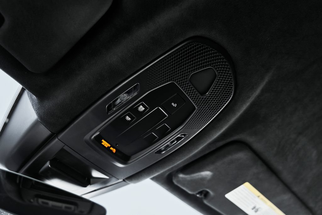 Used 2024 Porsche Cayenne Turbo GT AWD/4WD image 86