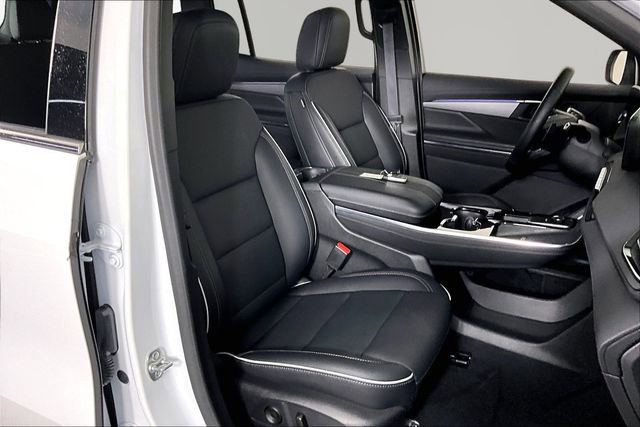 Used 2025 Buick Enclave Preferred FWD image 28