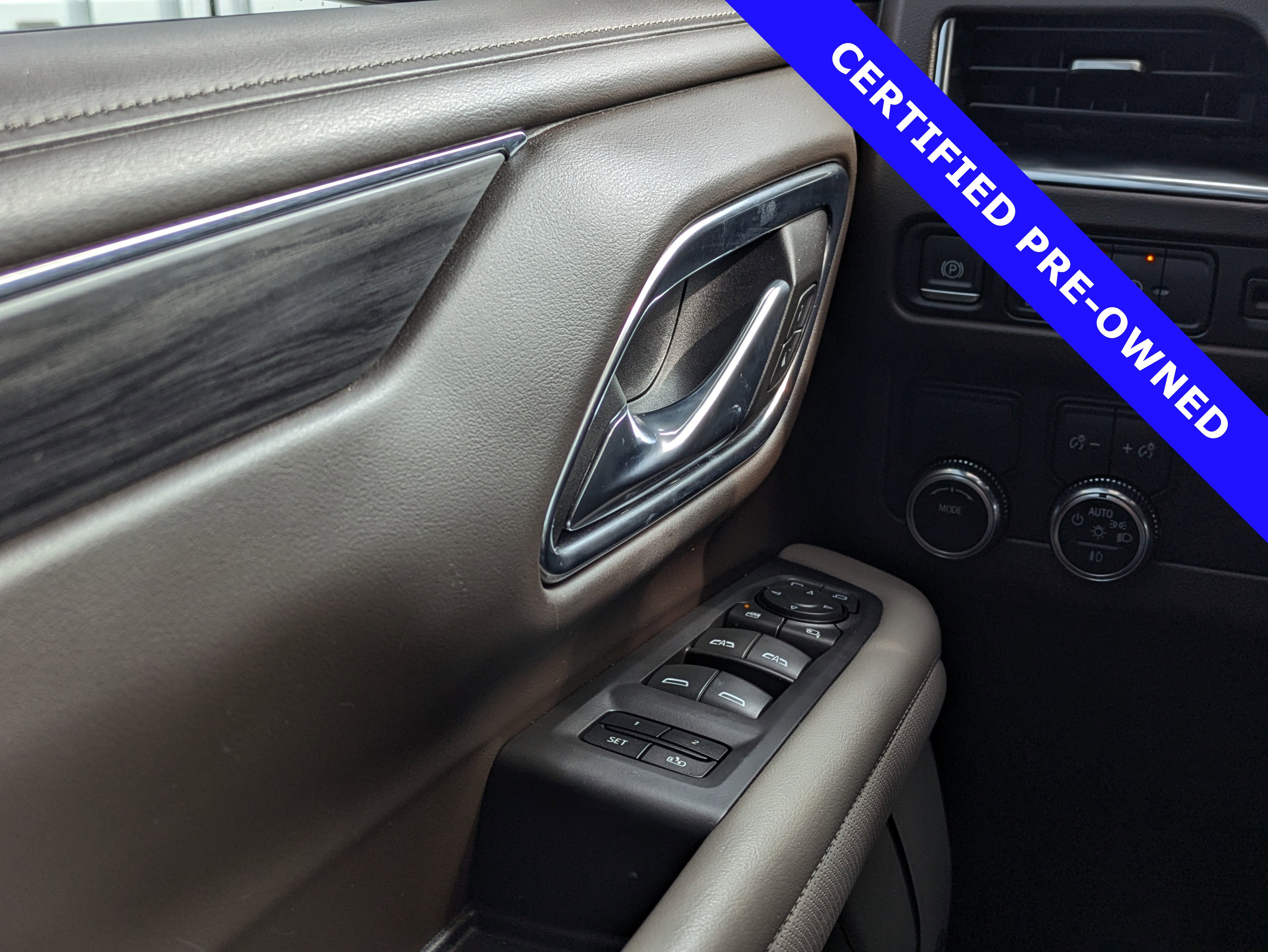 Used 2023 GMC Yukon SLT w/ SLT Luxury Package image 25