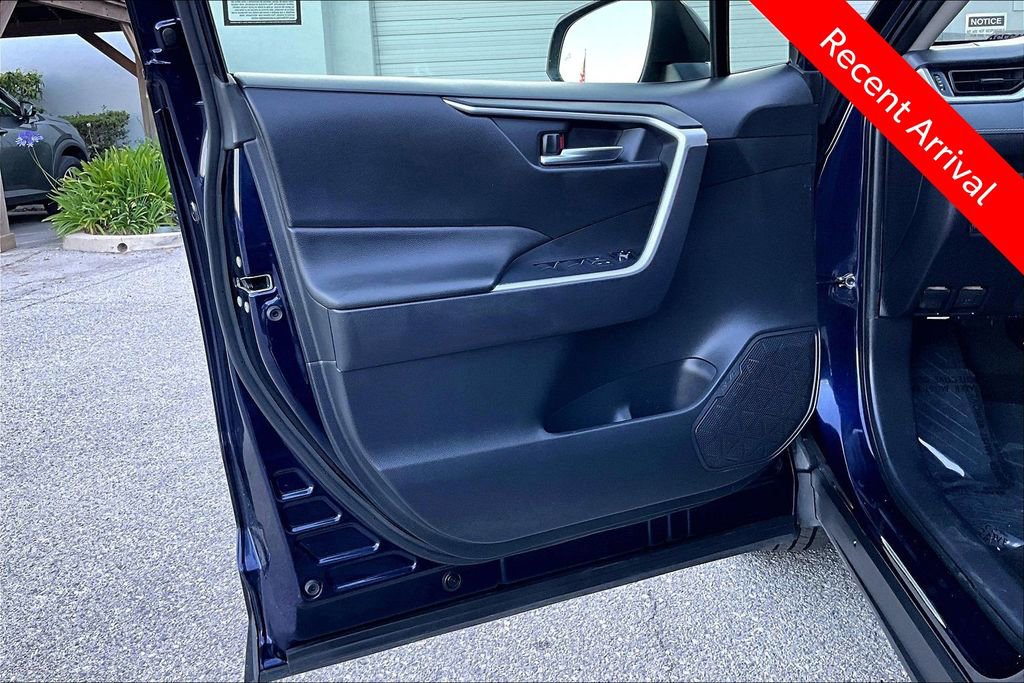 Used 2019 Toyota RAV4 XLE w/ All Weather Liner Package FWD image 20