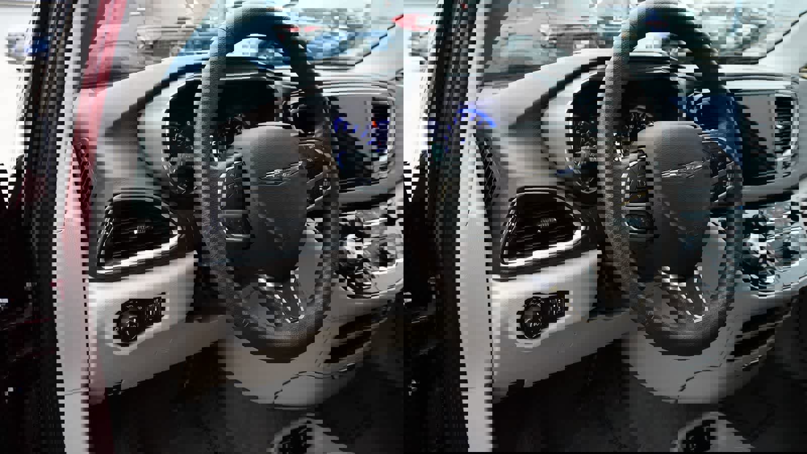 Used 2019 Chrysler Pacifica Touring Plus w/ Advanced Safetytec Group image 12