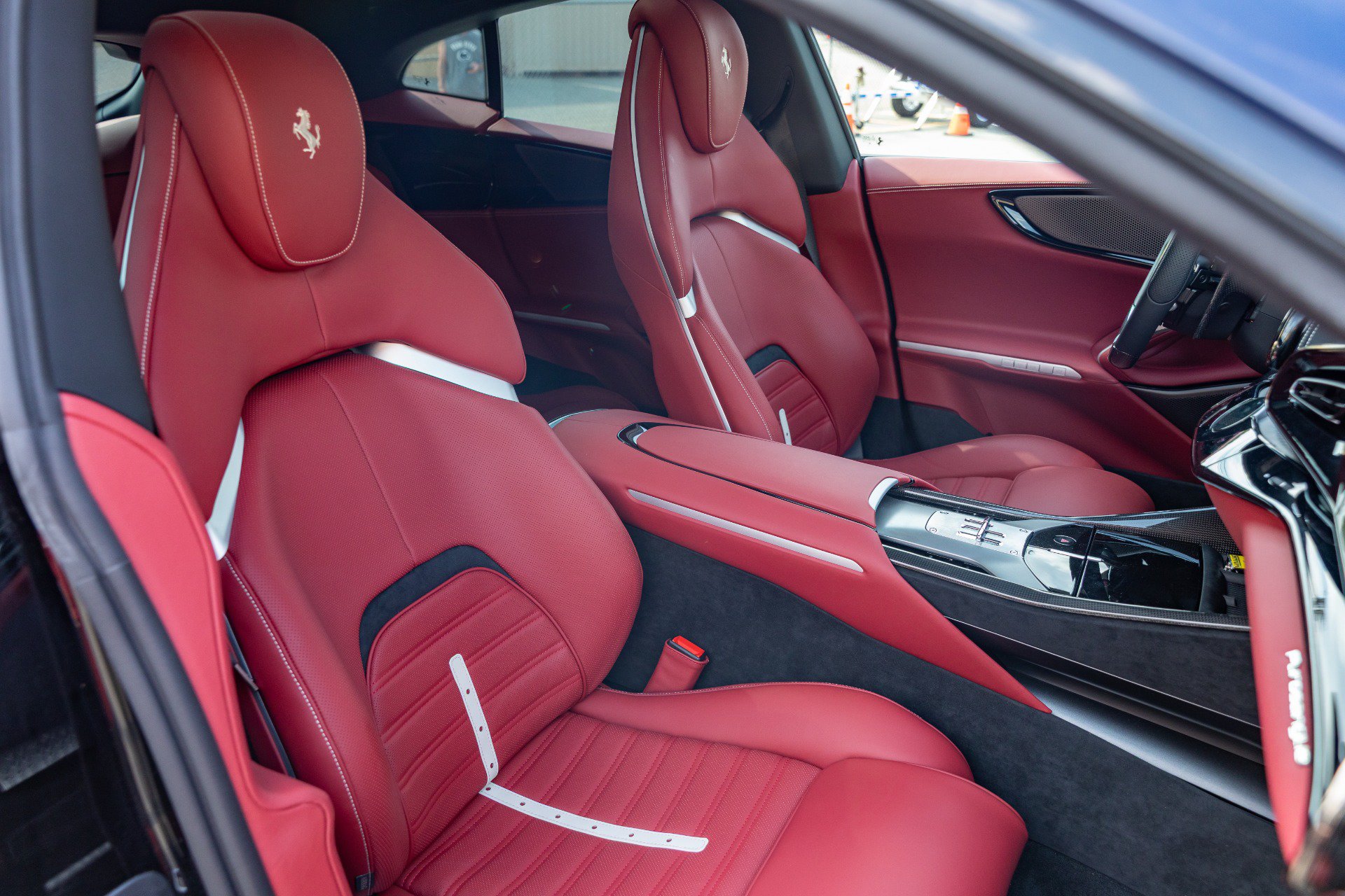 Used 2026 Ferrari Purosangue AWD/4WD image 2