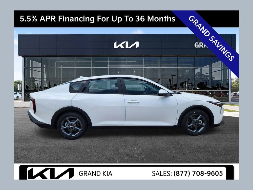 New 2025 Kia K4 LXS