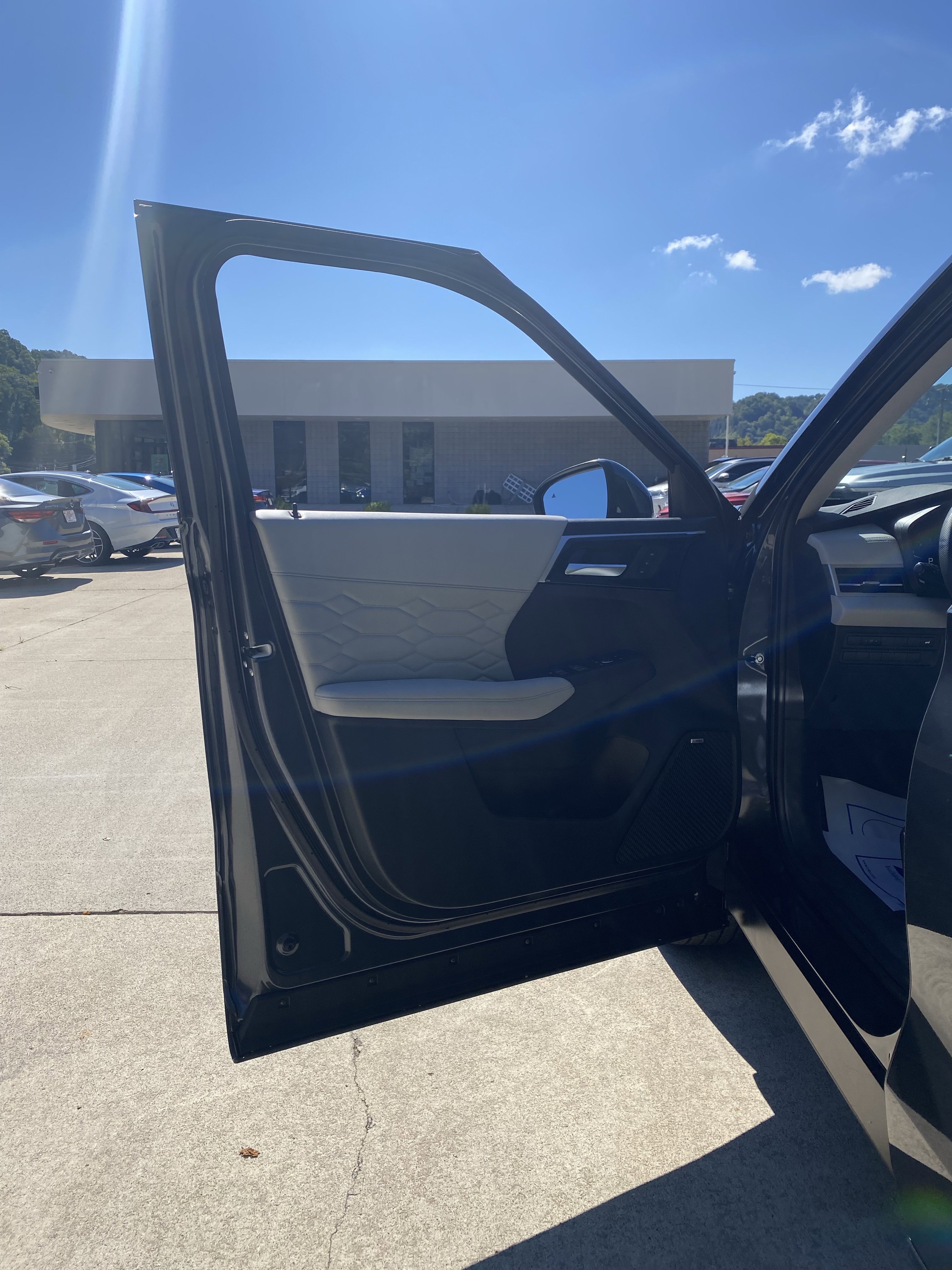 New 2025 Mitsubishi Outlander SEL image 3