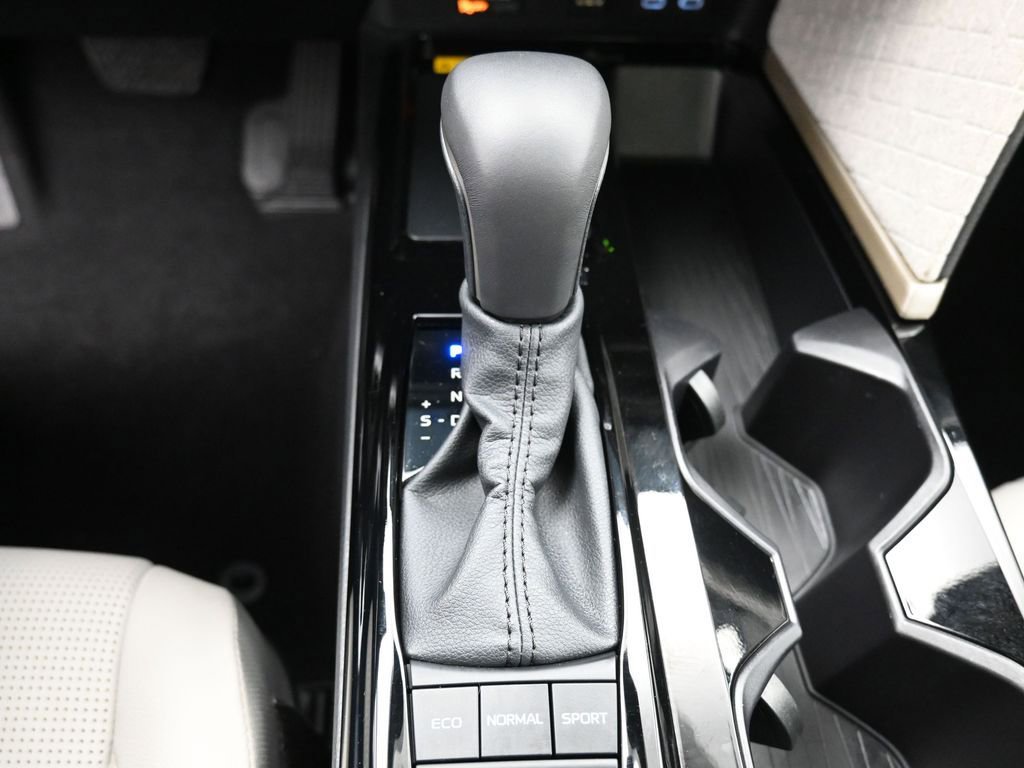 Certified 2025 Toyota Camry XLE w/ Premium Package AWD/4WD image 27