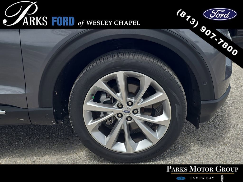 Certified 2021 Ford Explorer Platinum w/ Equipment Group 601A image 33