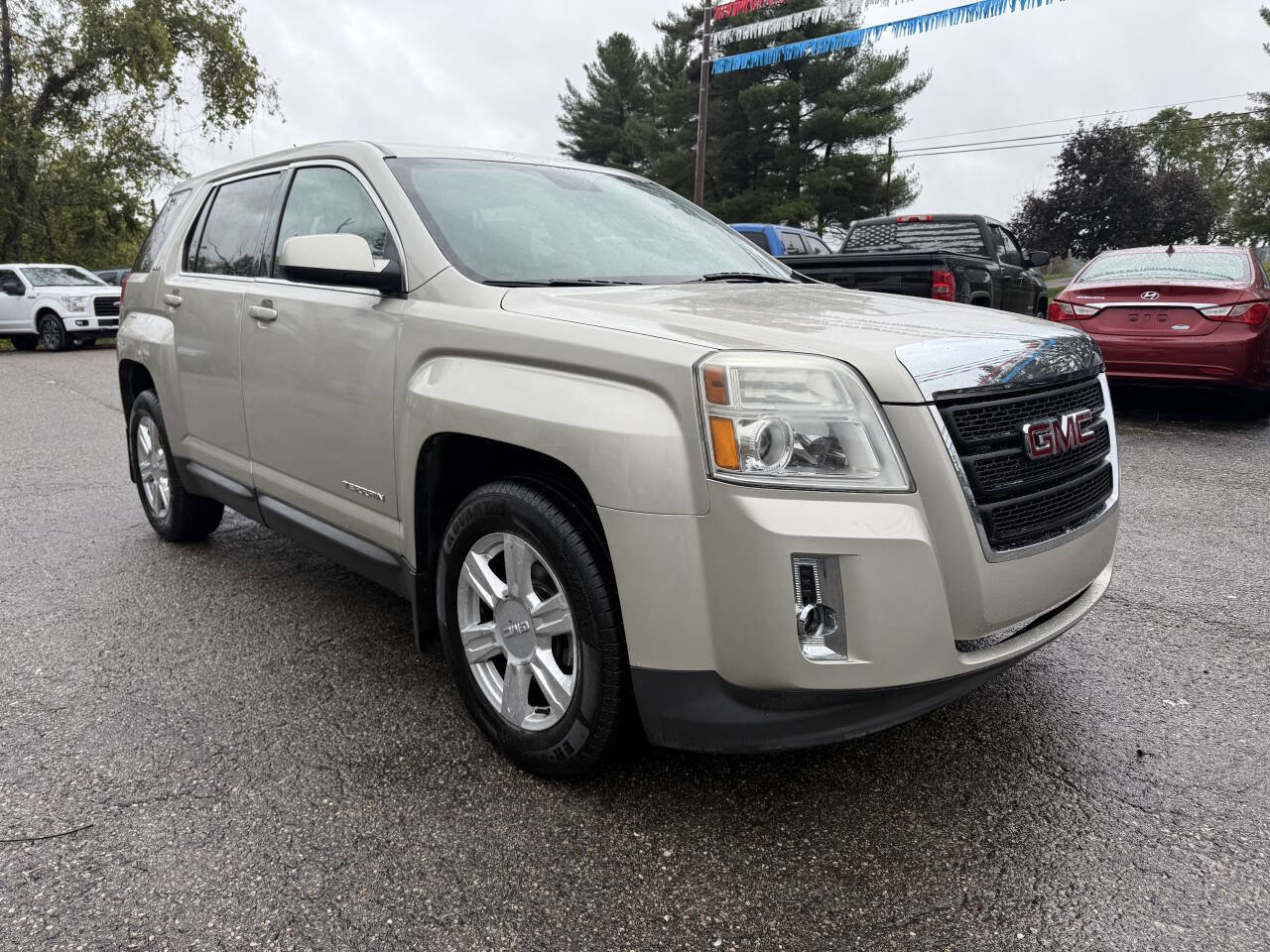 Used 2015 GMC Terrain SLE w/ LPO, Protection Package FWD image 3