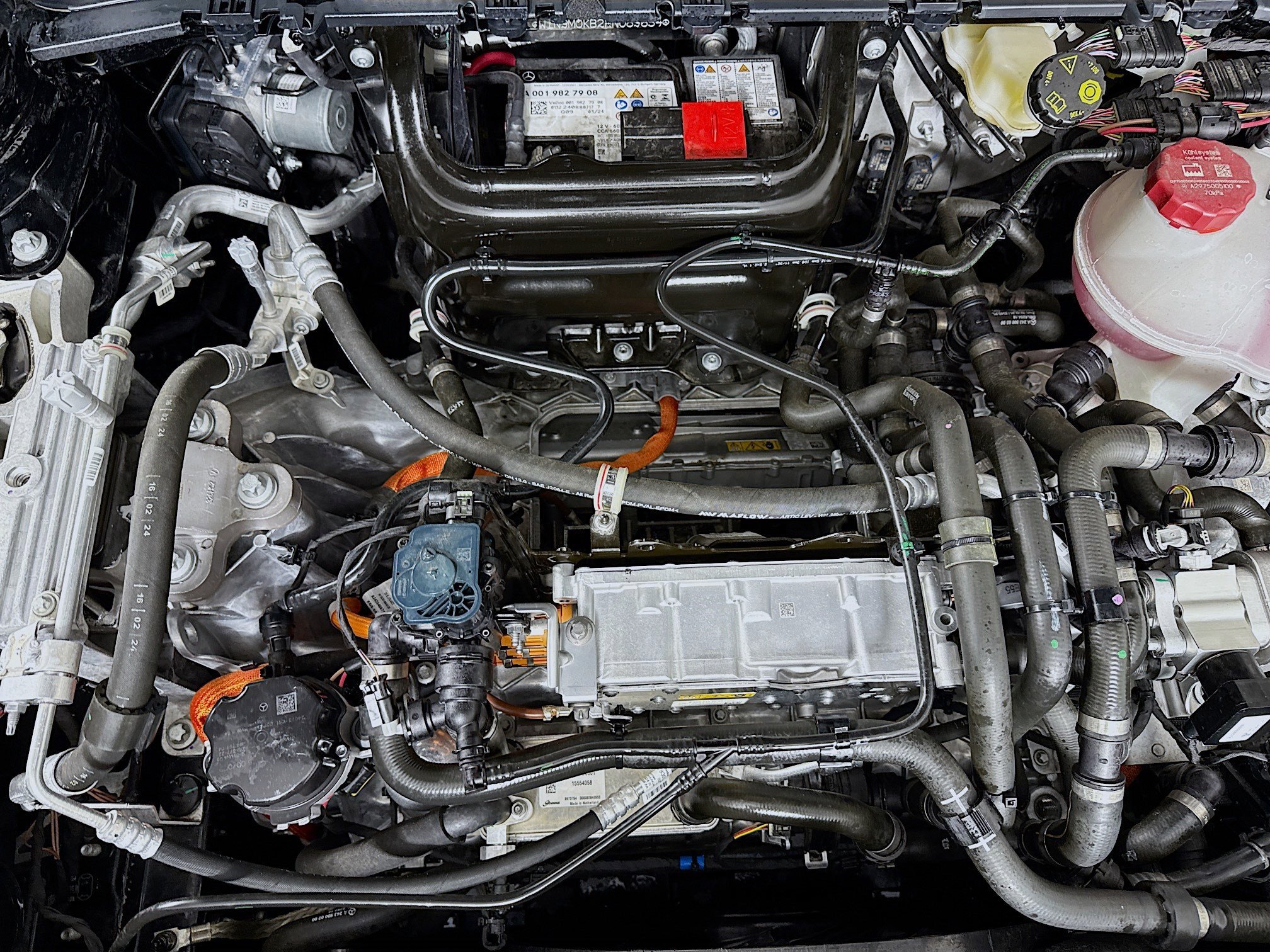 Used 2024 Mercedes-Benz EQB 300 4MATIC image 39