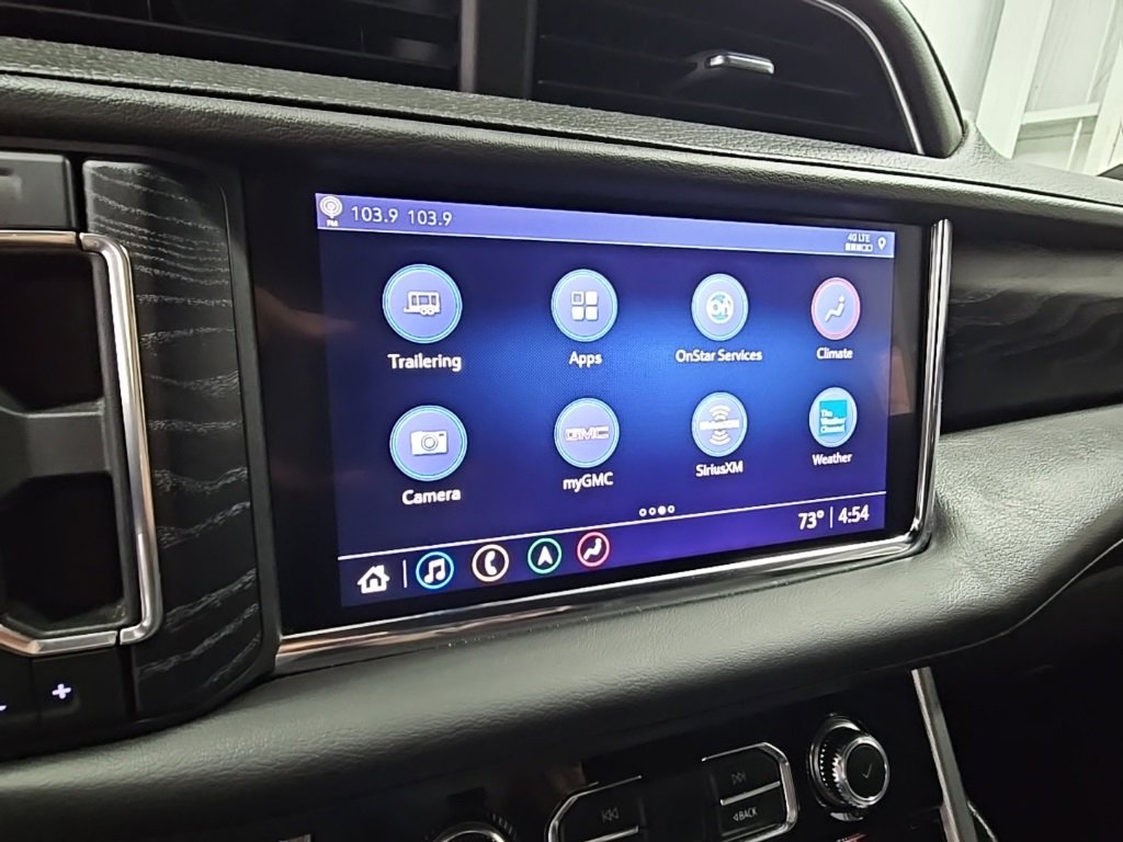 Used 2021 GMC Yukon XL Denali w/ Denali Premium Package image 18