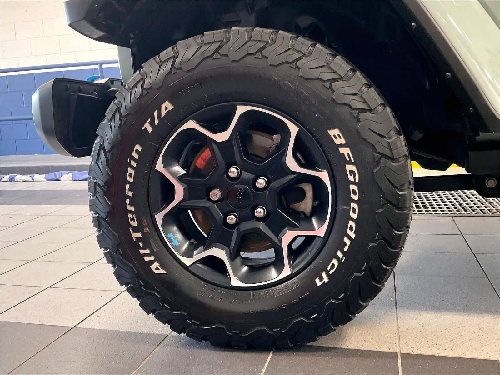 Used 2023 Jeep Wrangler Unlimited Rubicon 4xe w/ Cold Weather Group AWD/4WD image 7