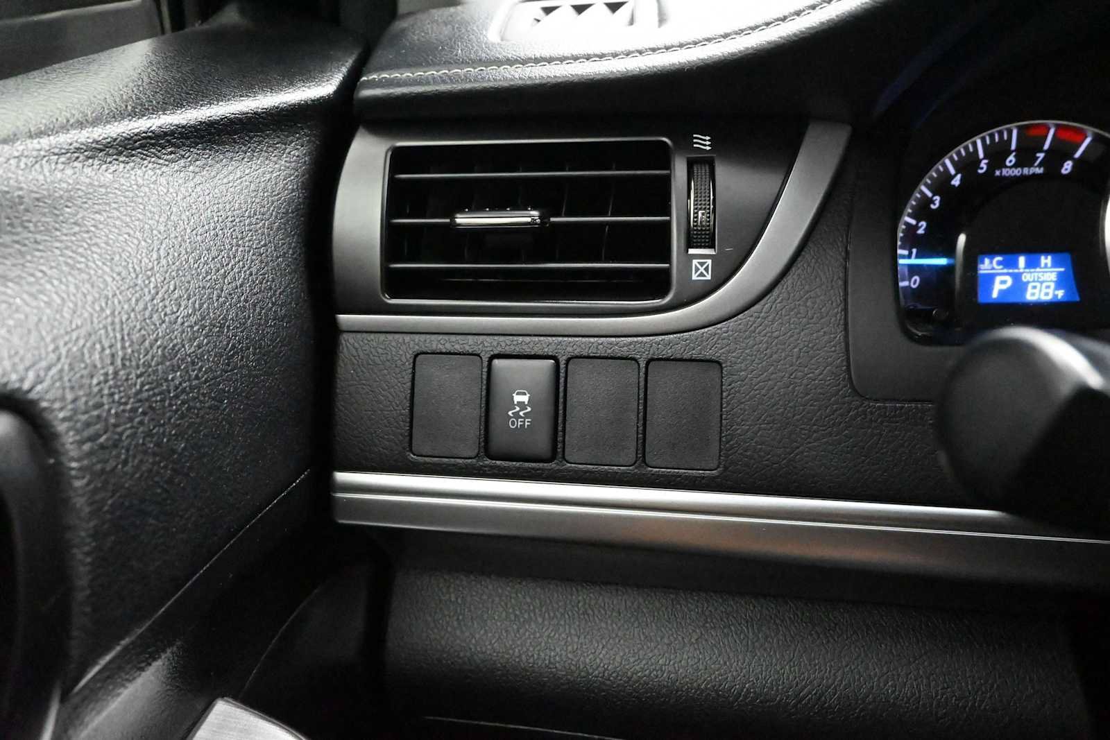 Used 2014 Toyota Camry SE FWD image 46