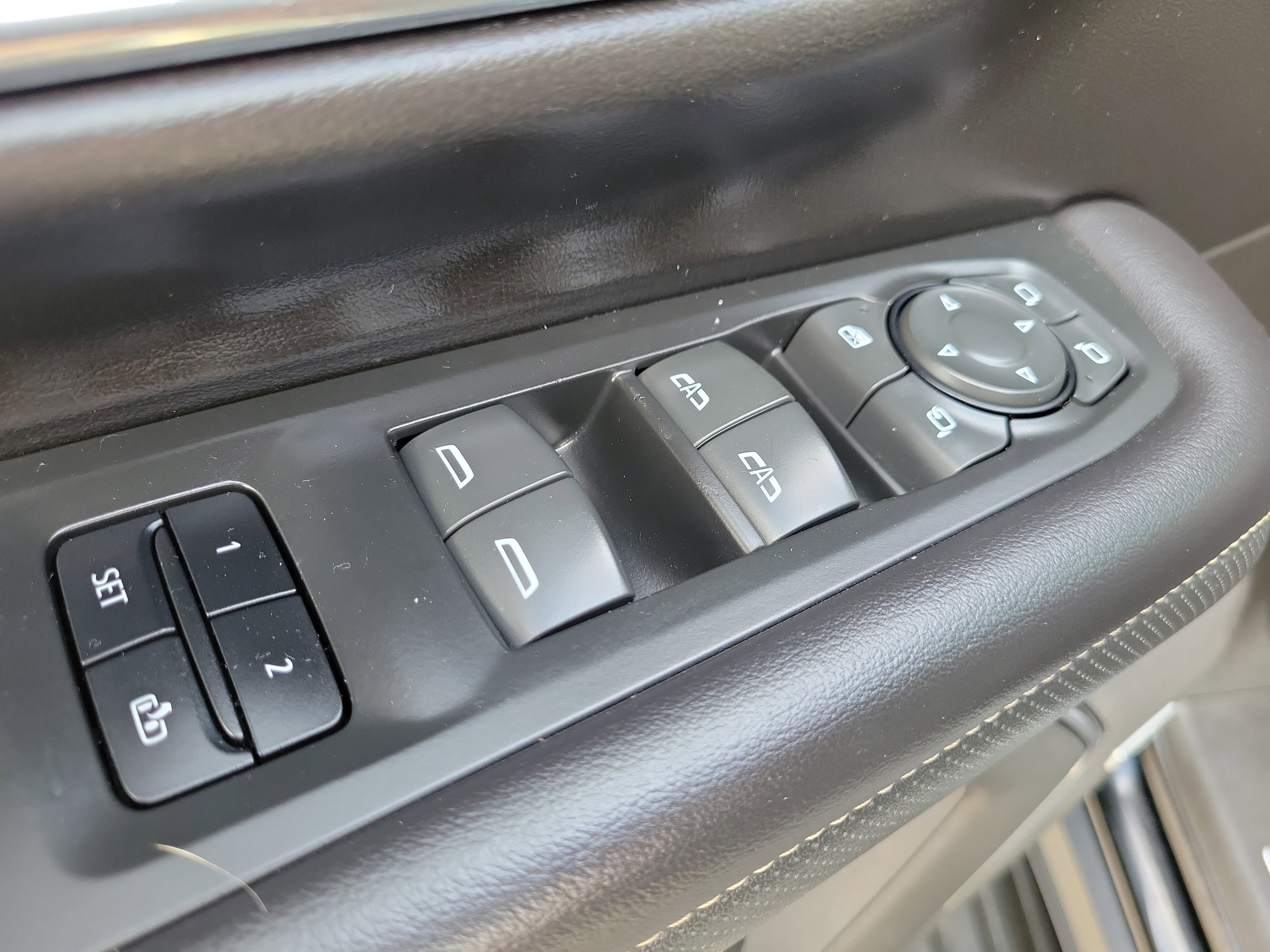 Used 2021 GMC Yukon XL SLT w/ SLT Premium Package image 20