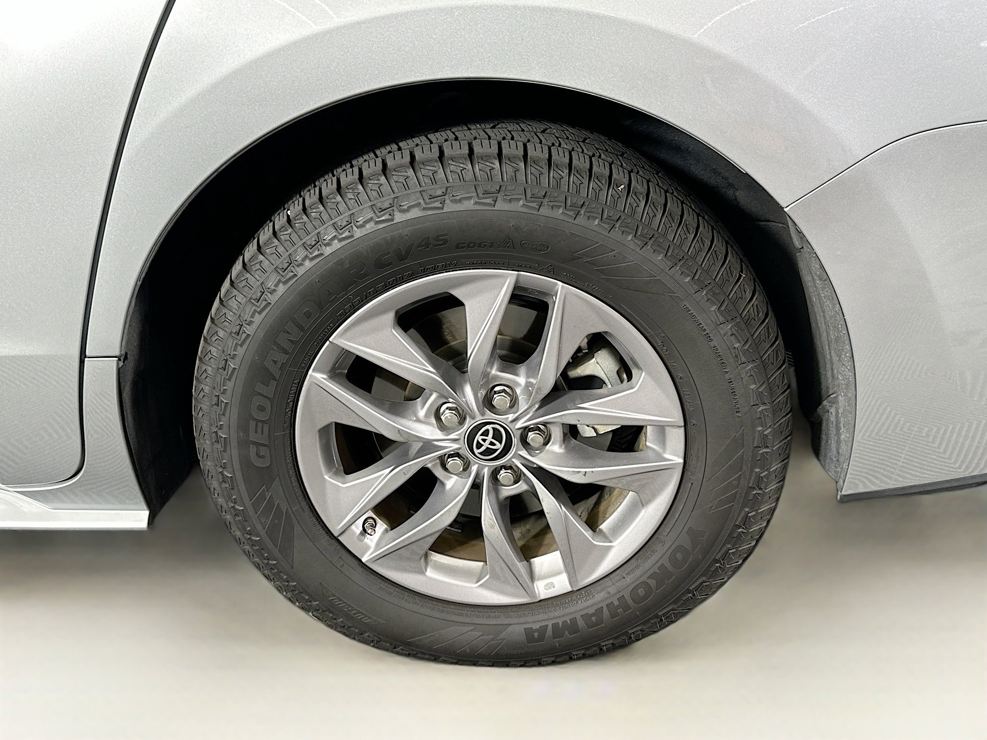 Used 2022 Toyota Sienna LE FWD image 11