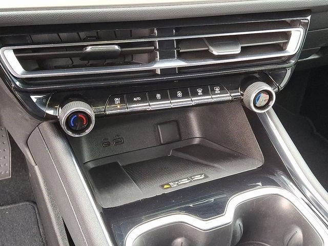 Certified 2025 Chevrolet Traverse LT image 11