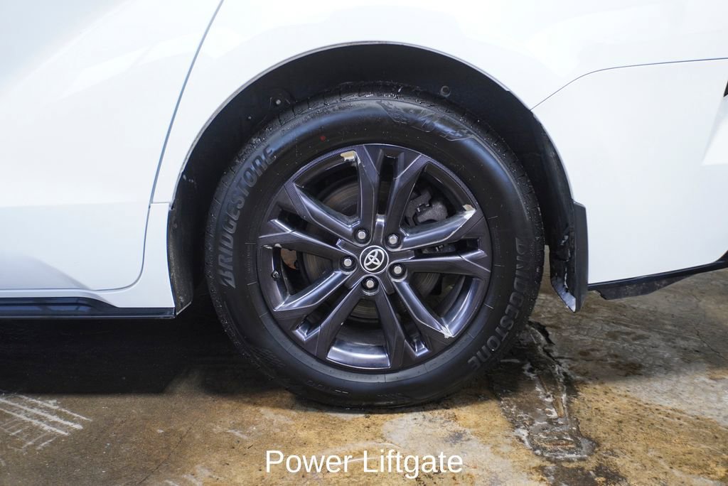 Used 2025 Toyota Sienna XSE image 8