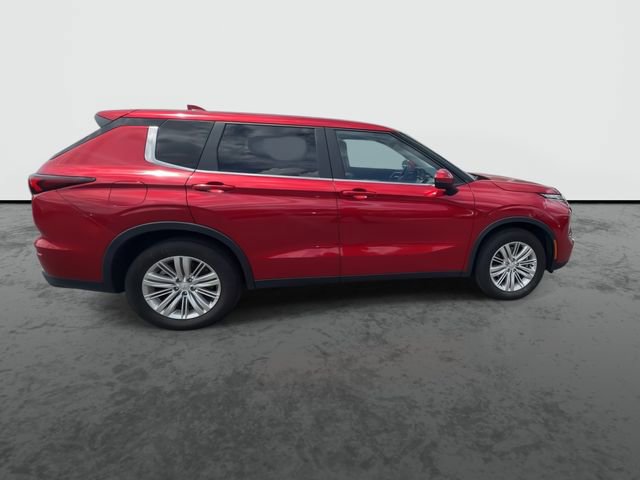 Used 2023 Mitsubishi Outlander ES FWD image 9