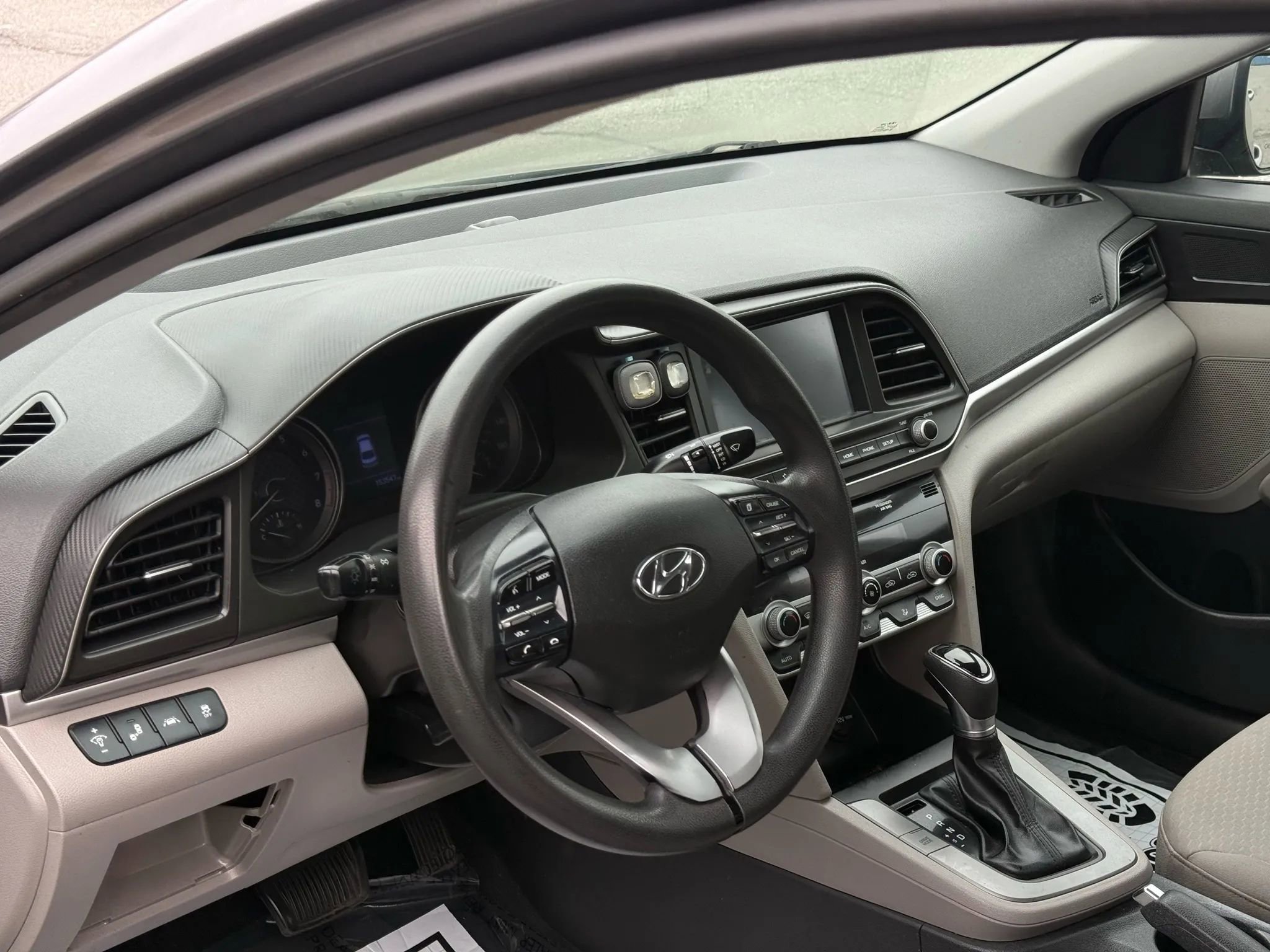 Used 2020 Hyundai Elantra SEL image 18