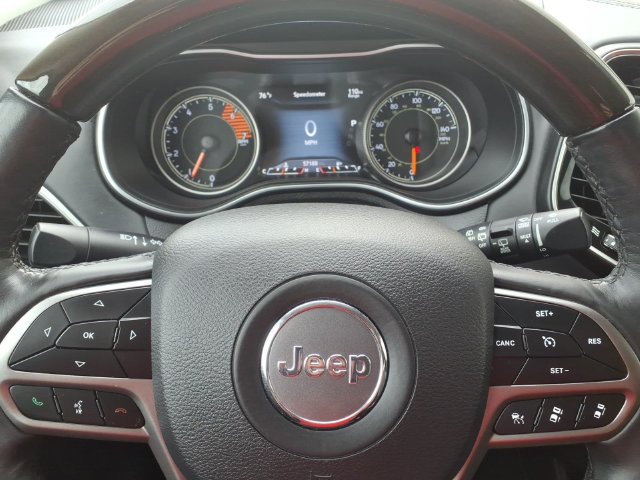 Used 2019 Jeep Cherokee Overland w/ Technology Group AWD/4WD image 24