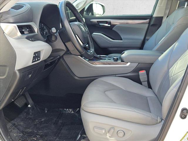 Certified 2021 Toyota Highlander Platinum image 17