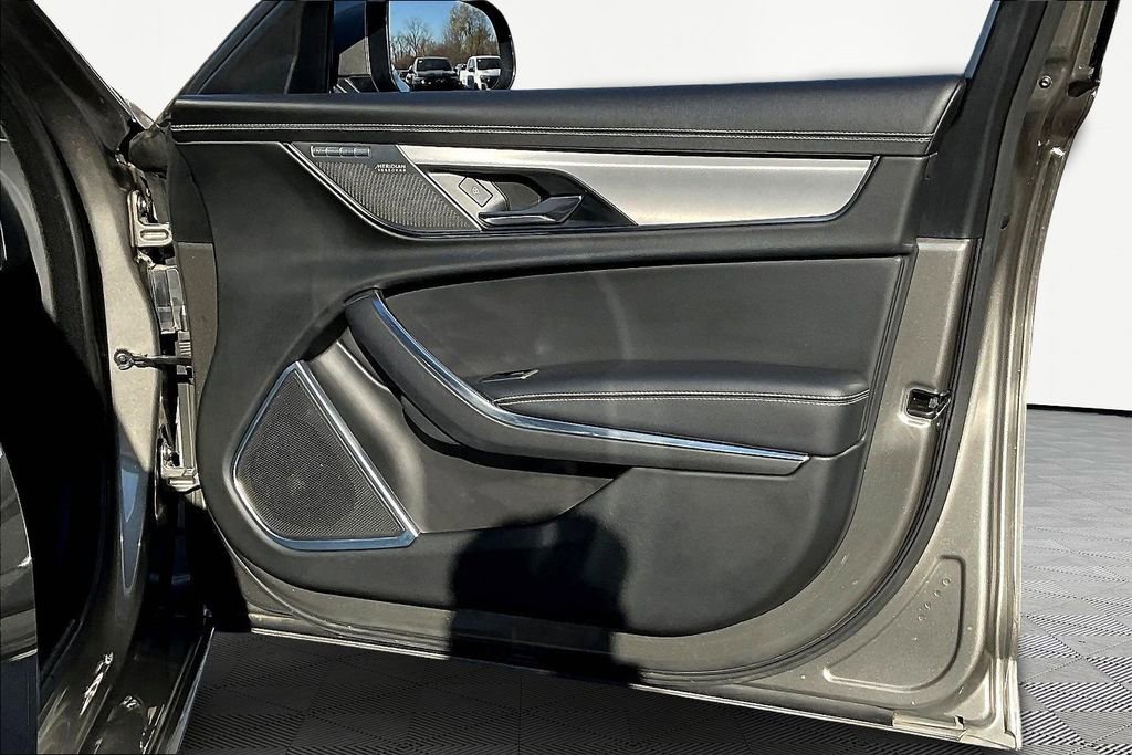 Used 2022 Jaguar XF R-Dynamic SE image 27