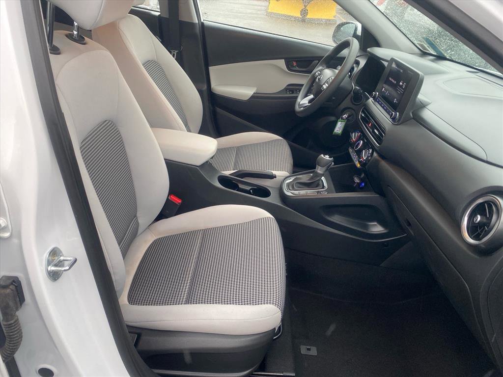Used 2023 Hyundai Kona SE image 25