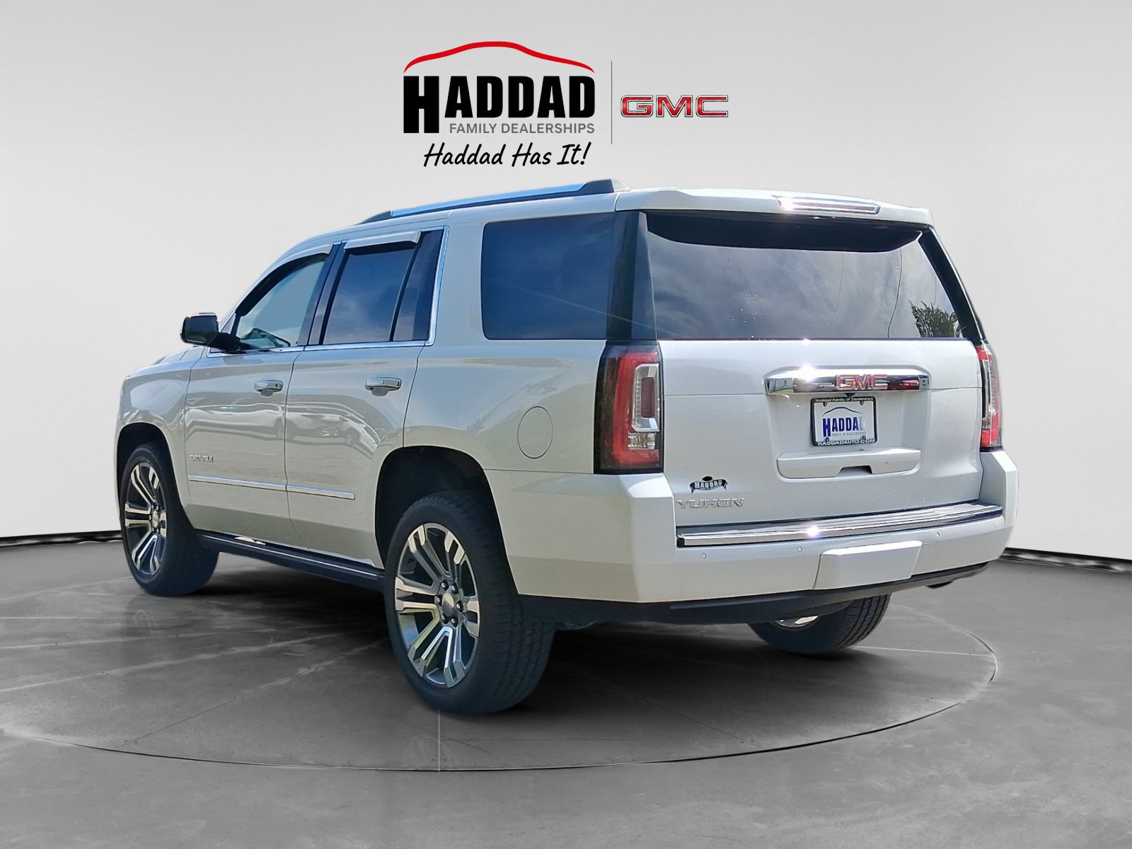Used 2020 GMC Yukon Denali w/ Denali Premium Package AWD/4WD image 2