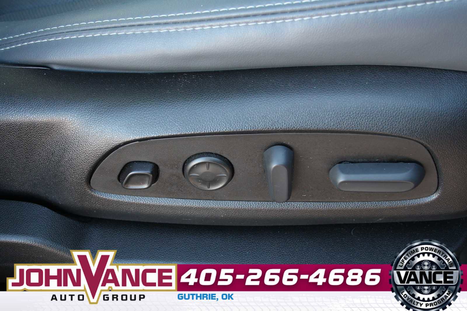 Used 2023 Buick Enclave Premium w/ Experience Buick Package image 19