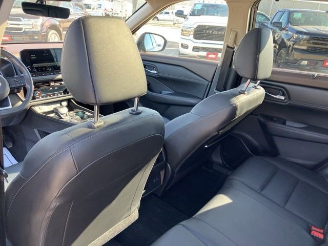 Used 2023 Nissan Rogue SL w/ SL Premium Package image 24