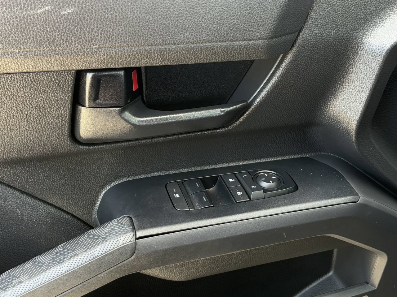 Used 2024 Toyota Tacoma SR RWD image 23