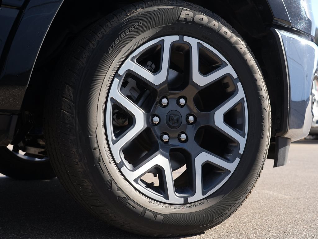 Used 2025 RAM 1500 Laramie AWD/4WD image 32