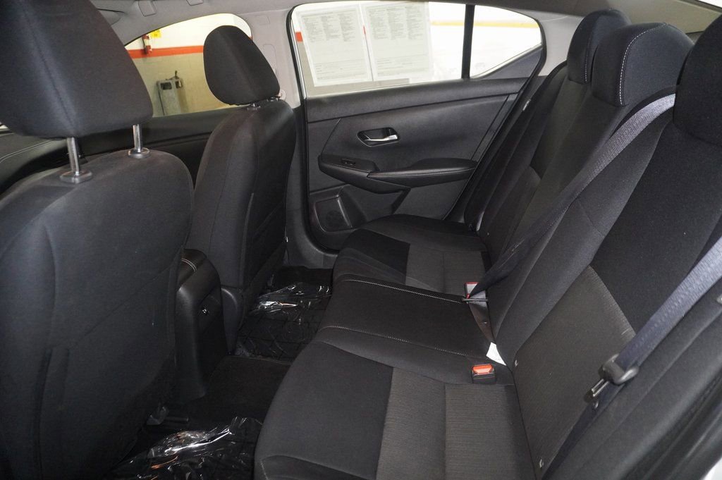 Used 2023 Nissan Sentra SV w/ Trunk Package image 8