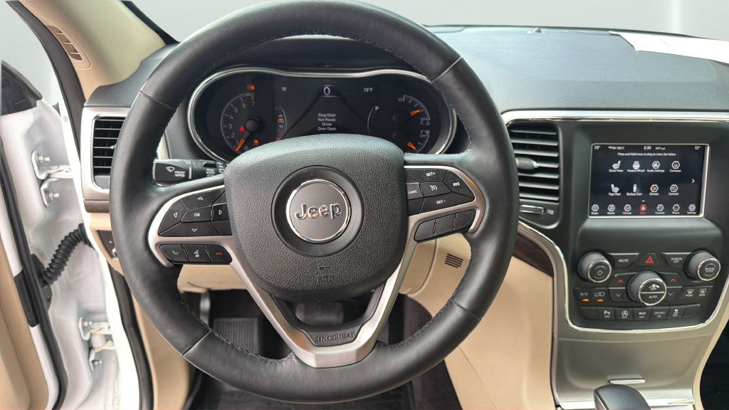 Used 2018 Jeep Grand Cherokee Laredo AWD/4WD image 16