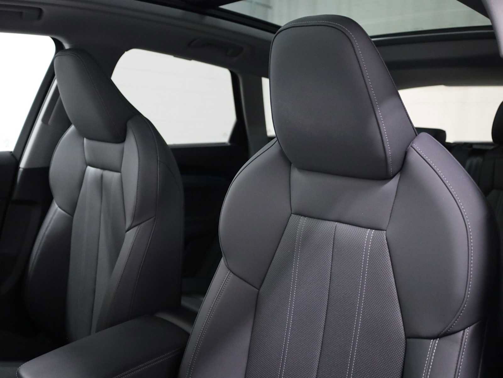 Certified 2025 Audi Q5 Premium w/ Premium Plus AWD/4WD image 18