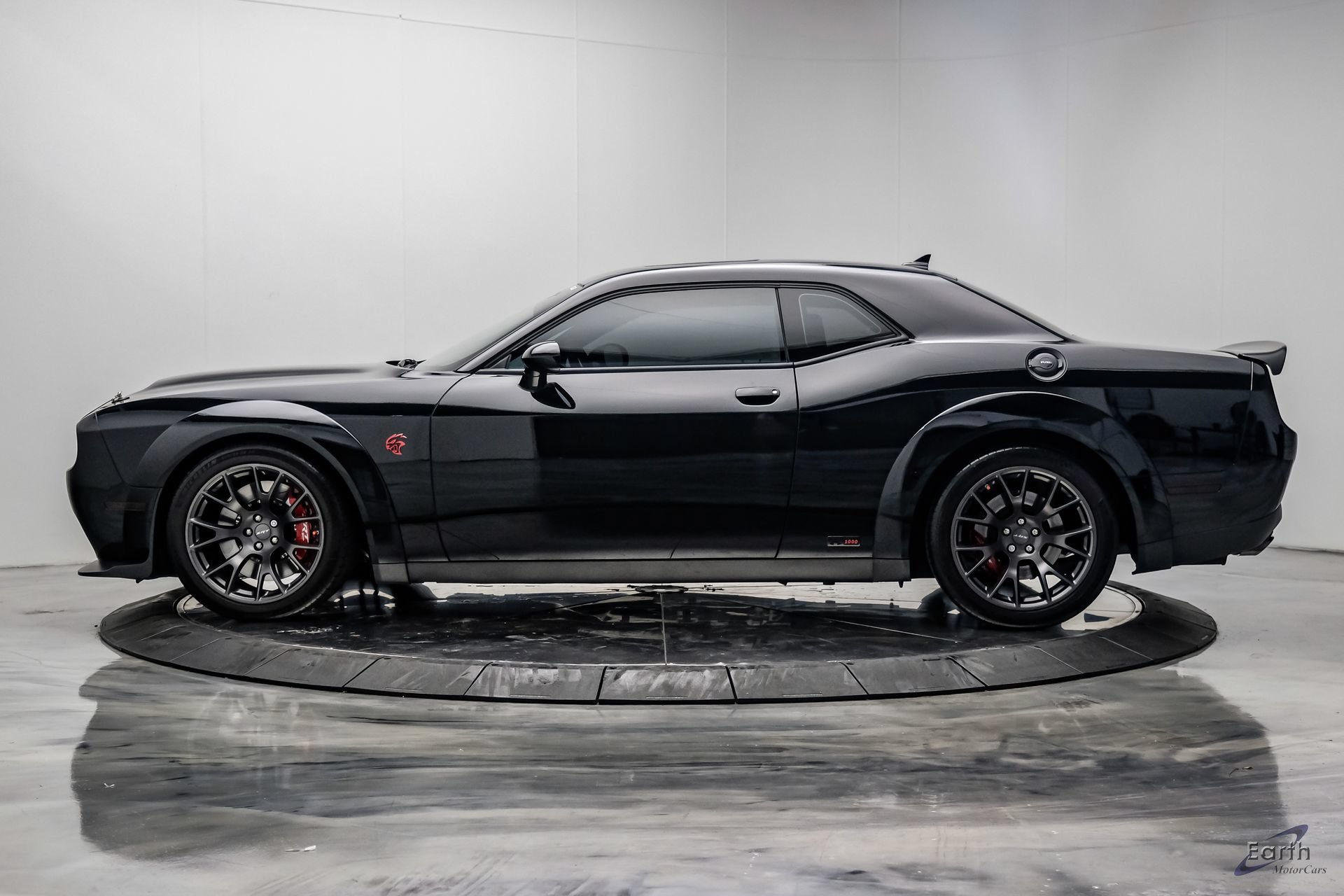 Used 2022 Dodge Challenger SRT Hellcat RWD image 8