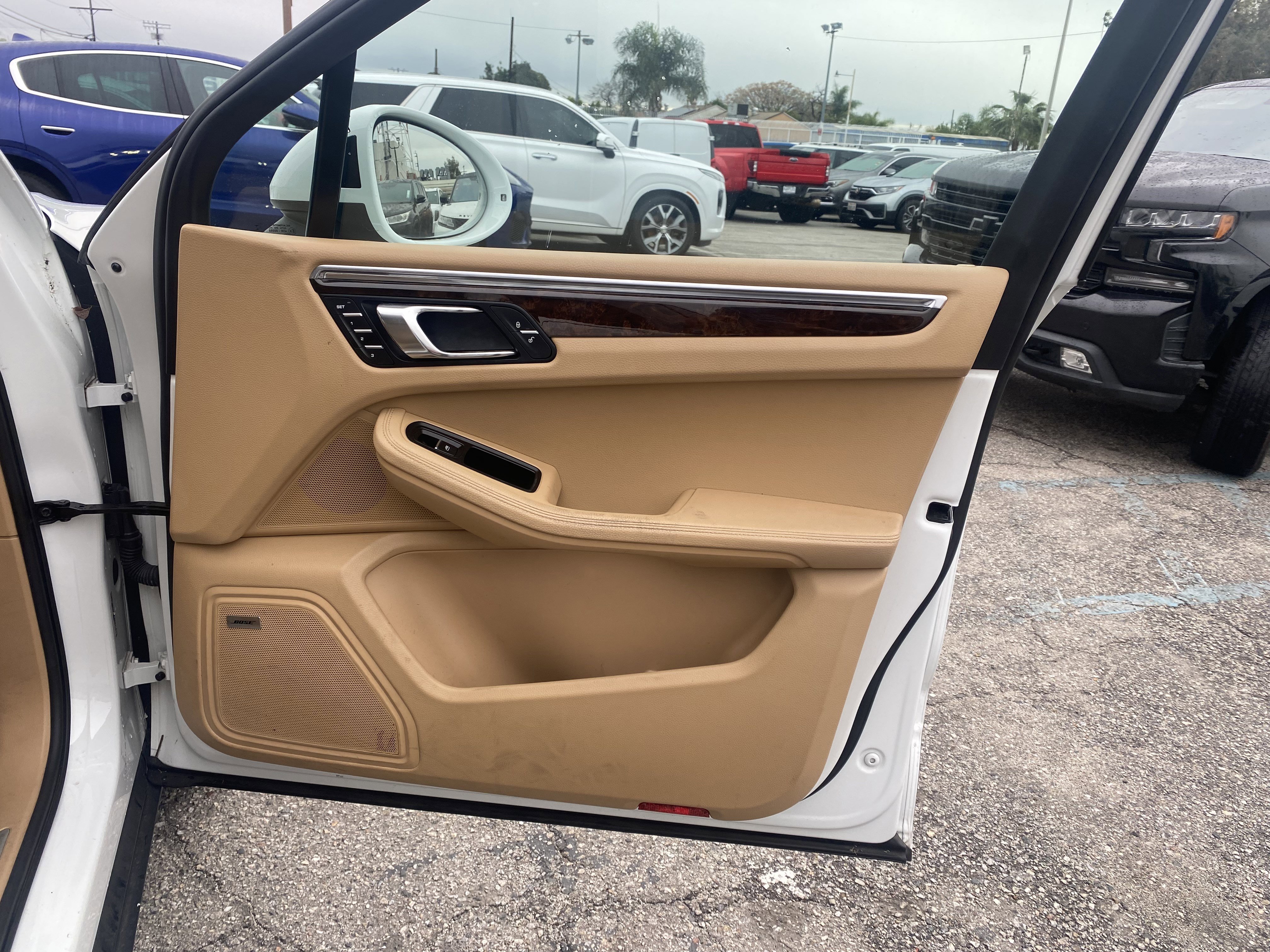 Used 2015 Porsche Macan S w/ Premium Package Plus image 23