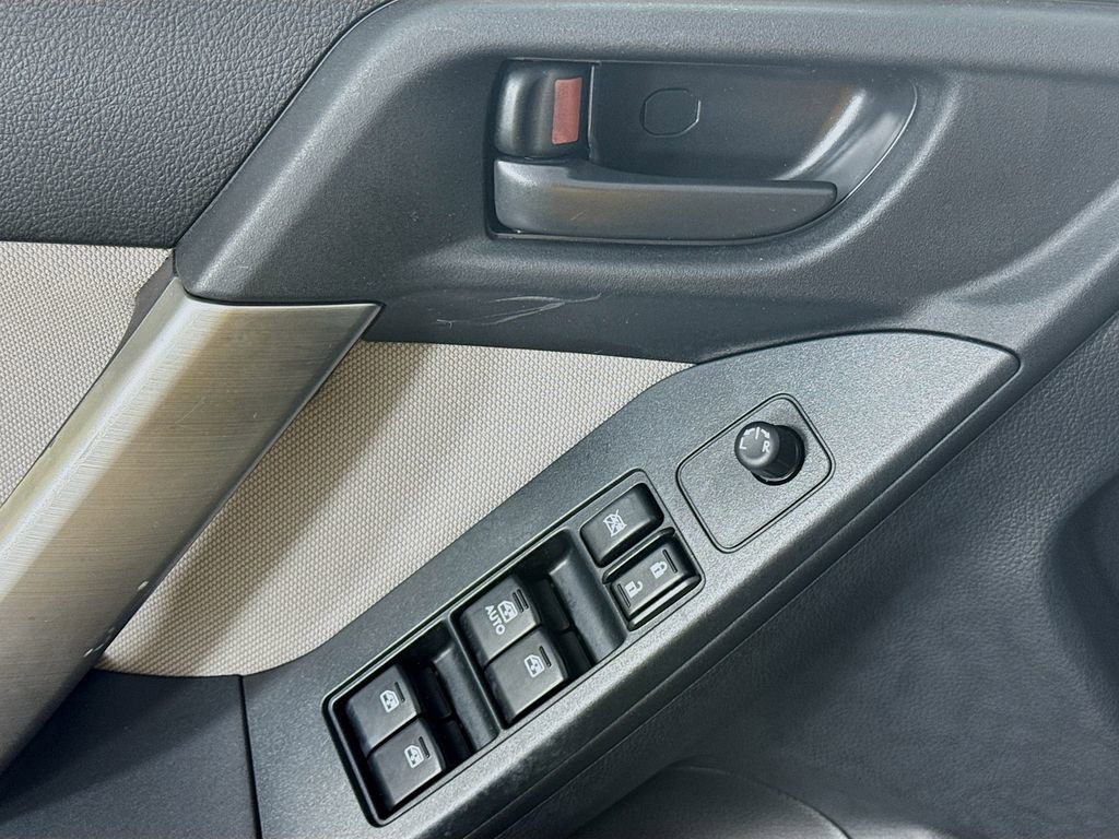 Used 2014 Subaru Forester 2.5i Premium w/ All-Weather Package image 20