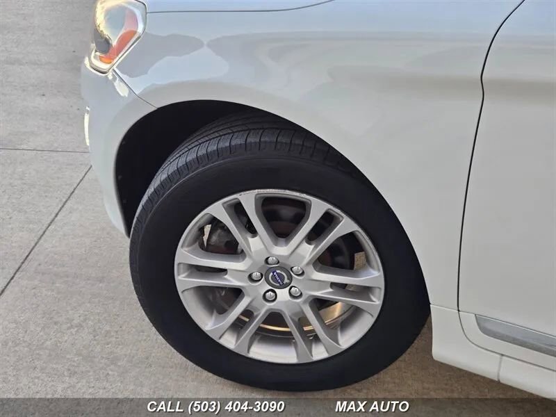 Used 2015 Volvo XC60 T5 Platinum image 40