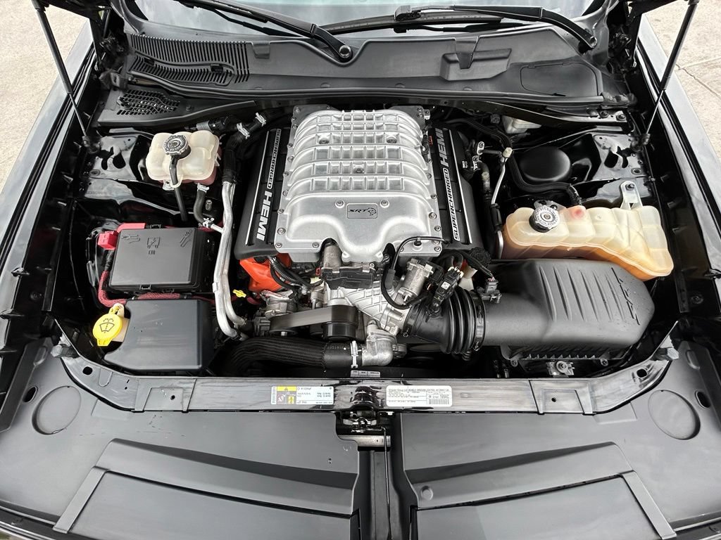 Used 2015 Dodge Challenger SRT Hellcat RWD image 28