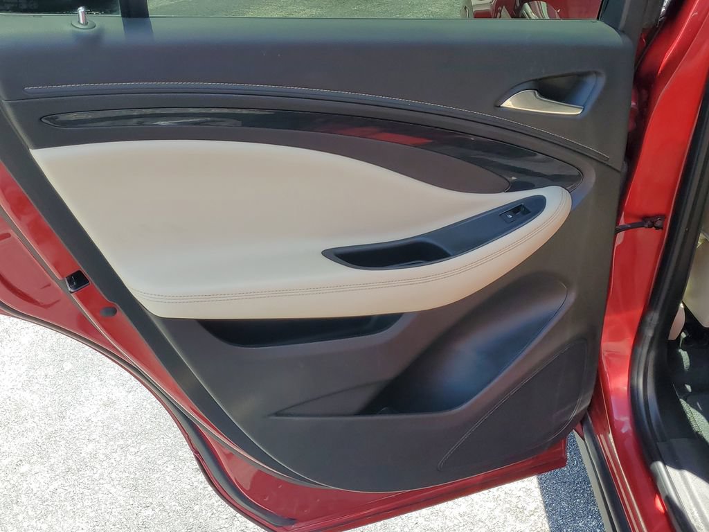 Used 2017 Buick Envision Essence FWD image 10
