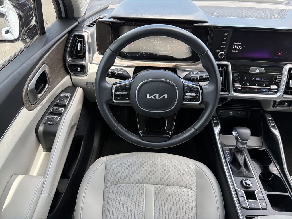 Used 2023 Kia Sorento EX FWD image 15