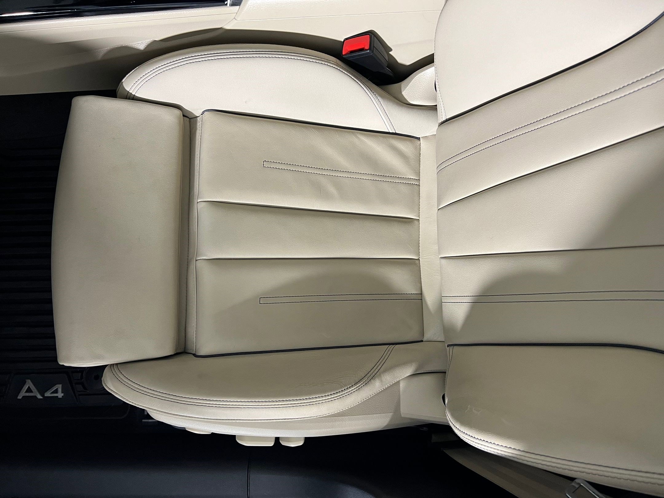 Used 2023 Audi A4 2.0T Premium image 25