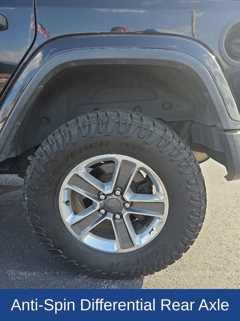 Used 2018 Jeep Wrangler Unlimited Sahara AWD/4WD image 9