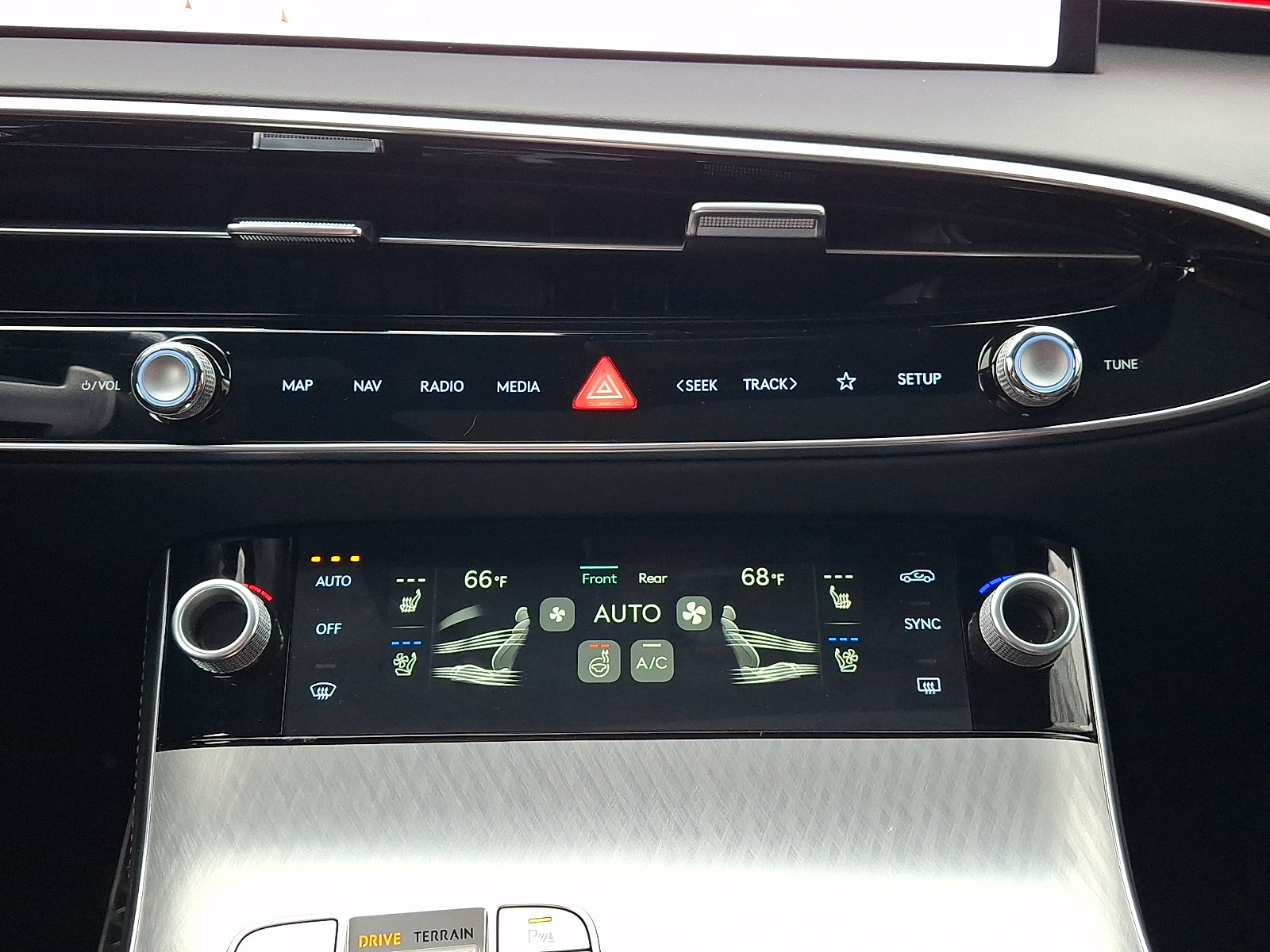 Certified 2026 Genesis GV70 2.5T Sport Prestige AWD/4WD image 16