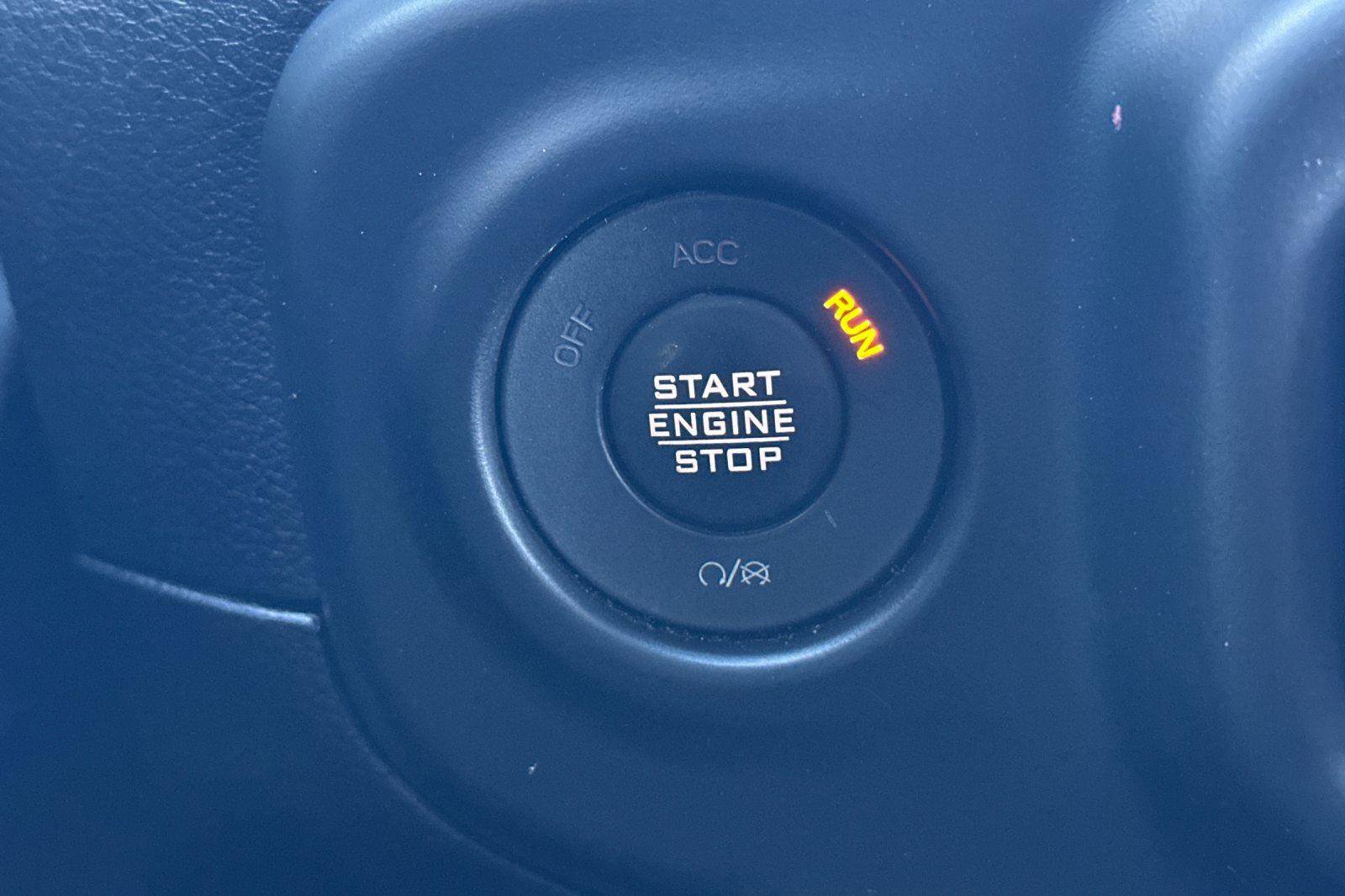 Used 2022 Jeep Wrangler Unlimited Sahara image 25