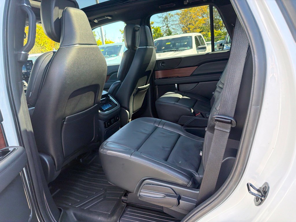 Certified 2023 Lincoln Navigator Reserve AWD/4WD image 15
