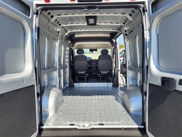 New 2025 RAM ProMaster 1500 w/ Quick Order Package 22G SLT image 8