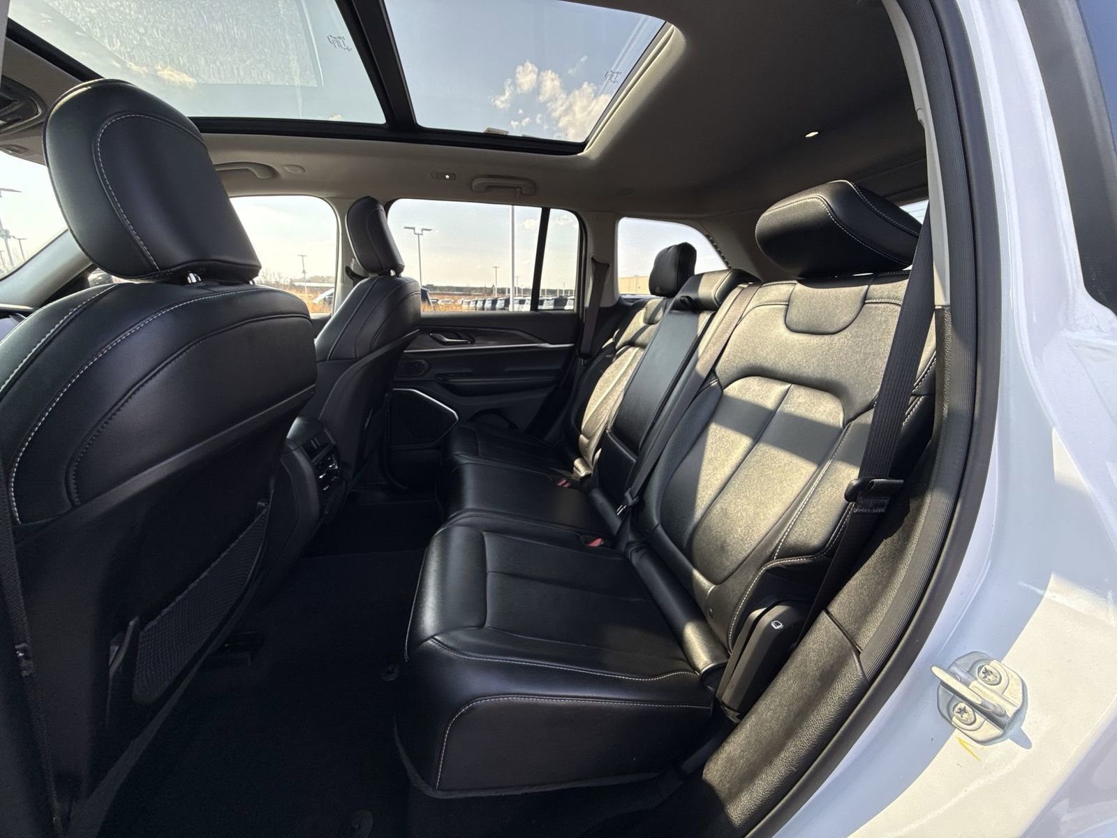 Used 2023 Jeep Grand Cherokee 4WD 4xe image 23