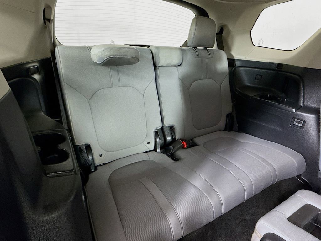Used 2023 Honda Pilot LX image 25