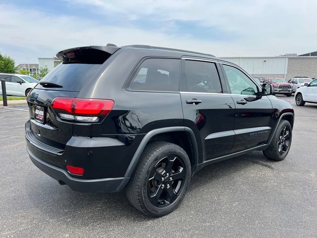 Used 2018 Jeep Grand Cherokee Laredo AWD/4WD image 8